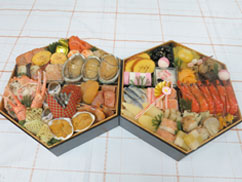 料亭：京都祇園料亭「岩元」監修おせち。六角二段重 海宝箱。早割がお得